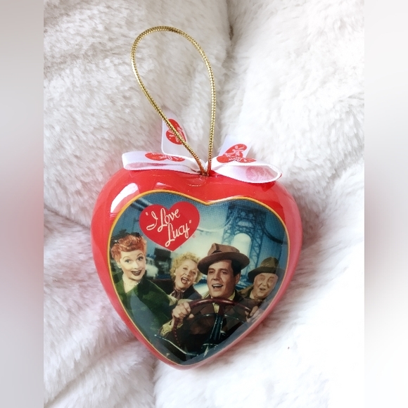 2006 CBS I Love Lucy California Here We Come Red Heart Ornament - Picture 1 of 3